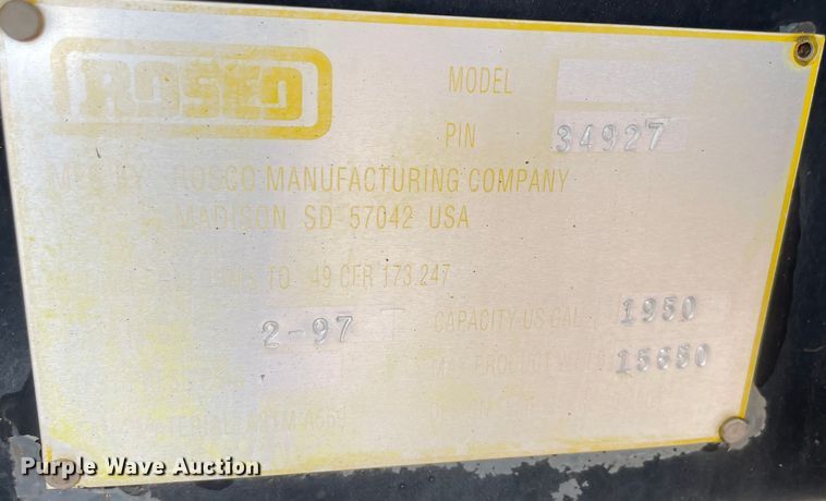 image for item MI9595 1997 International 4700  oil distributor truck