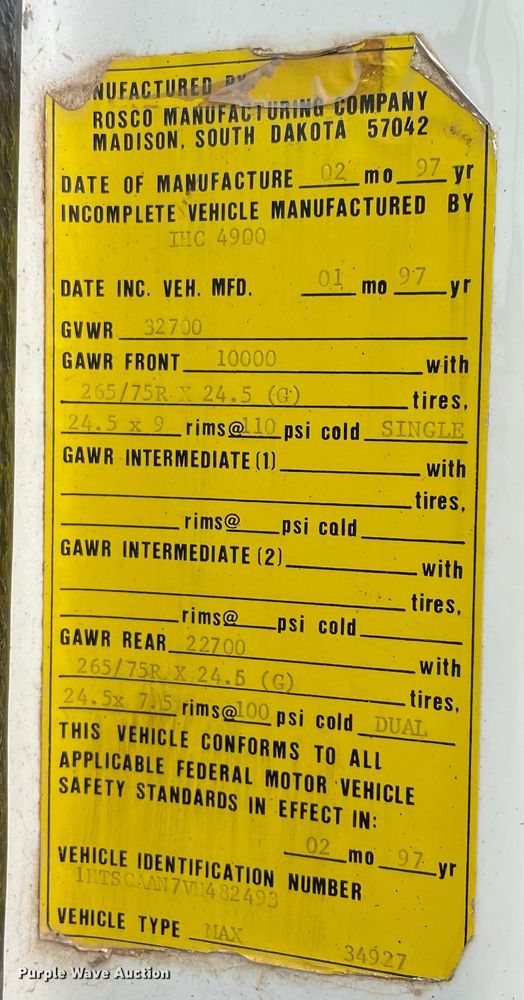image for item MI9595 1997 International 4700  oil distributor truck