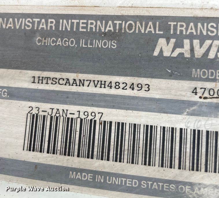 image for item MI9595 1997 International 4700  oil distributor truck