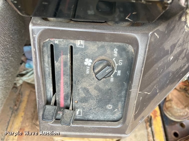 image for item MI9597 1993 Komatsu WA380-1  wheel loader