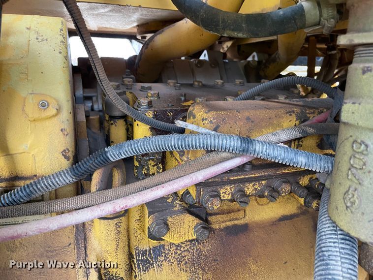 image for item MI9597 1993 Komatsu WA380-1  wheel loader