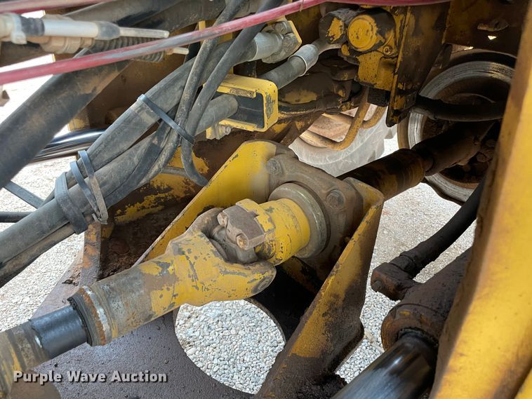 image for item MI9597 1993 Komatsu WA380-1  wheel loader