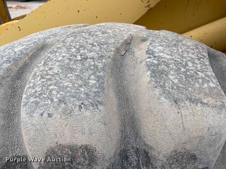 image for item MI9597 1993 Komatsu WA380-1  wheel loader