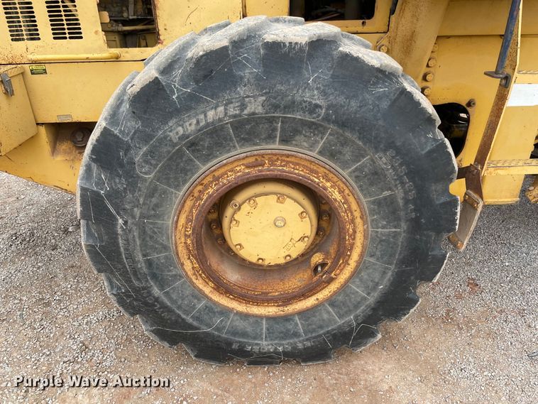 image for item MI9597 1993 Komatsu WA380-1  wheel loader