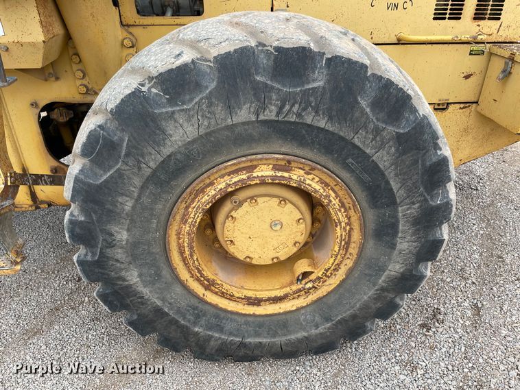 image for item MI9597 1993 Komatsu WA380-1  wheel loader