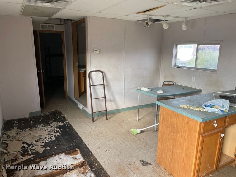 image for item MI9627 Oilfield doghouse