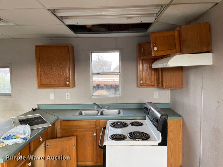 image for item MI9627 Oilfield doghouse