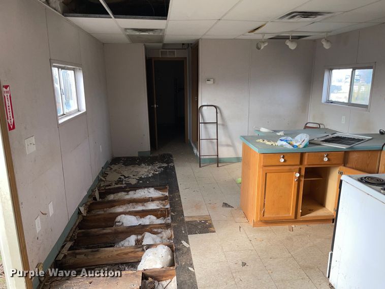 image for item MI9627 Oilfield doghouse