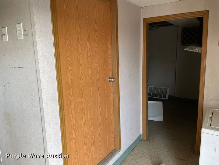 image for item MI9627 Oilfield doghouse