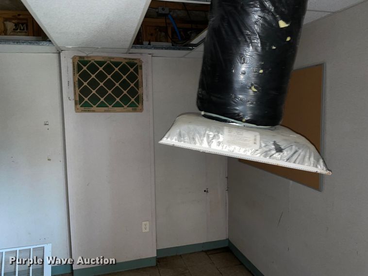 image for item MI9627 Oilfield doghouse