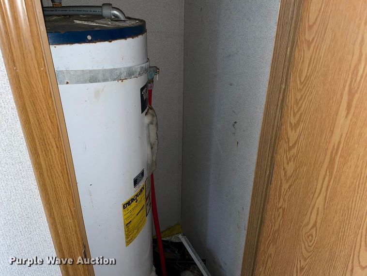 image for item MI9627 Oilfield doghouse