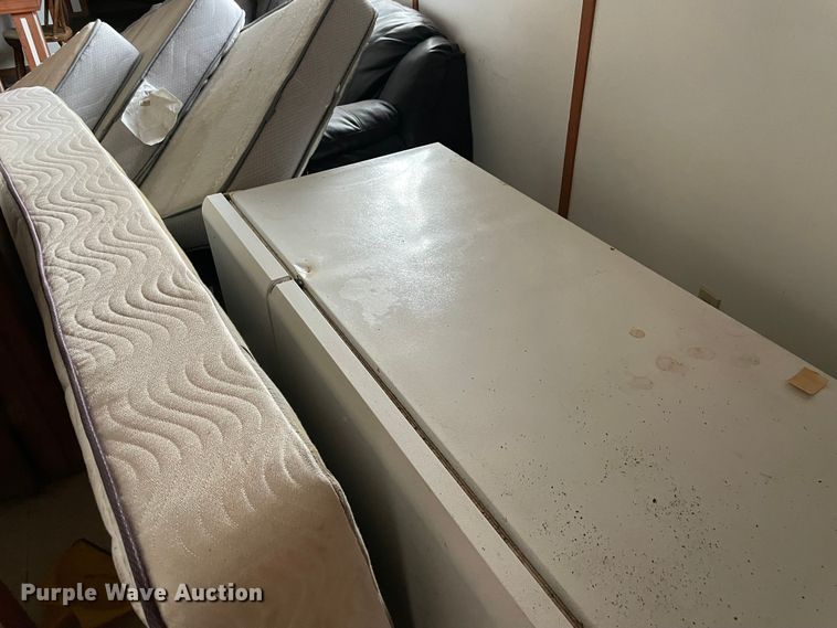 image for item MI9629 Oilfield doghouse