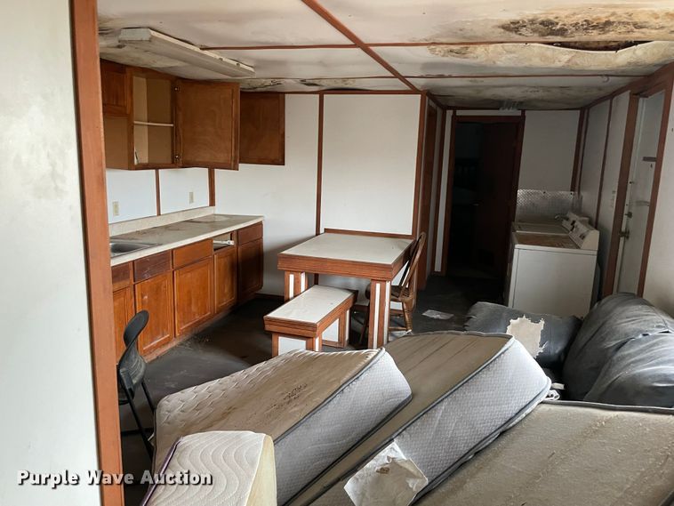 image for item MI9629 Oilfield doghouse