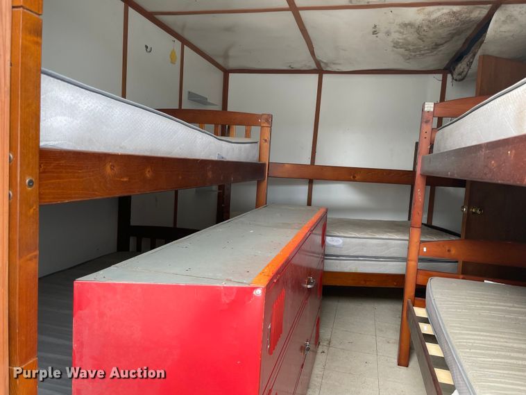 image for item MI9629 Oilfield doghouse