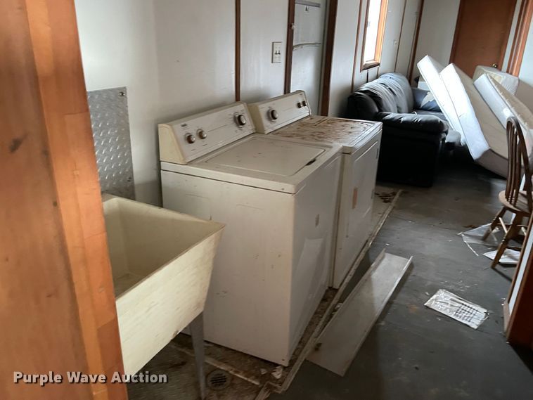 image for item MI9629 Oilfield doghouse