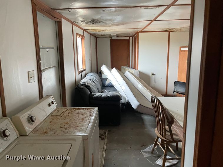 image for item MI9629 Oilfield doghouse