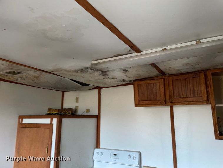 image for item MI9629 Oilfield doghouse