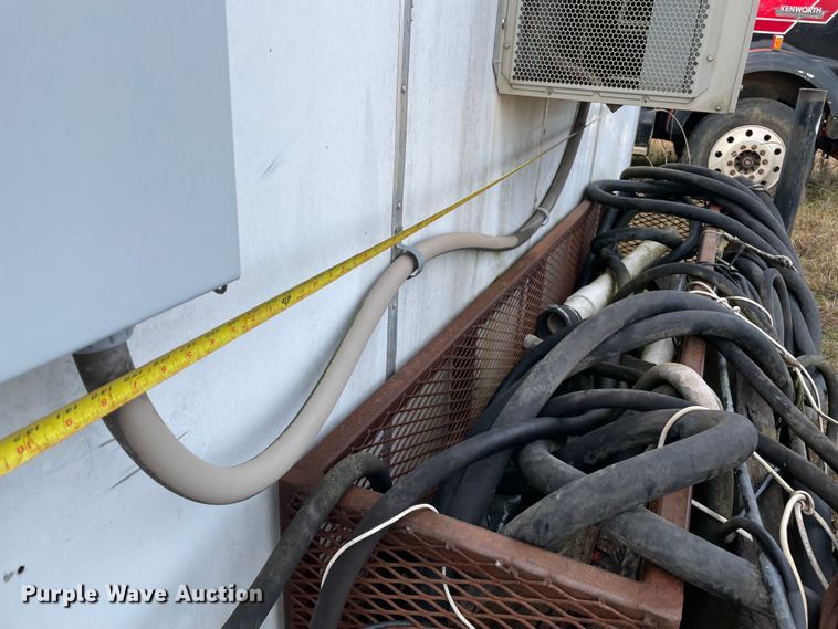 image for item MI9629 Oilfield doghouse