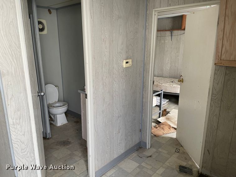 image for item MI9630 Oilfield doghouse