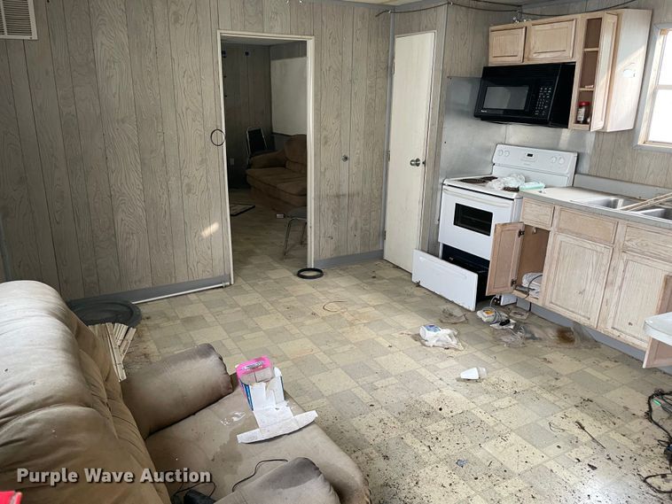 image for item MI9630 Oilfield doghouse