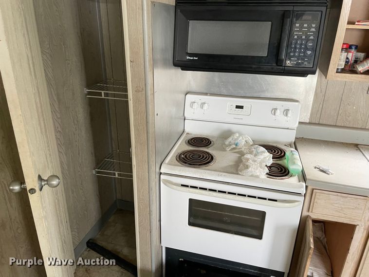 image for item MI9630 Oilfield doghouse