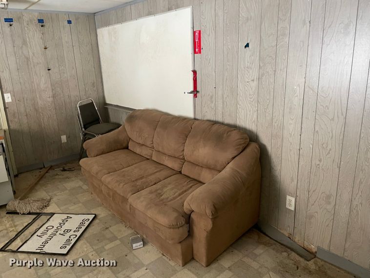 image for item MI9630 Oilfield doghouse