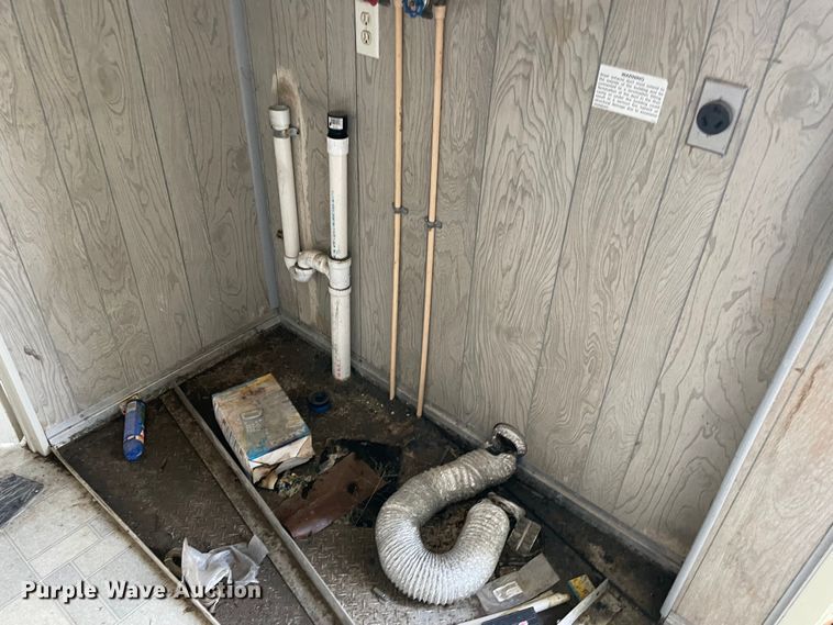 image for item MI9630 Oilfield doghouse