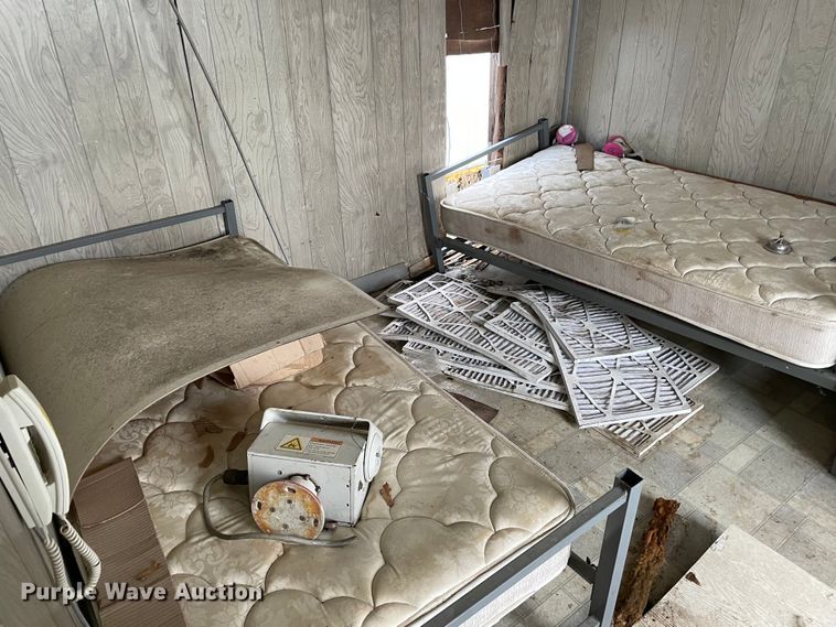 image for item MI9630 Oilfield doghouse