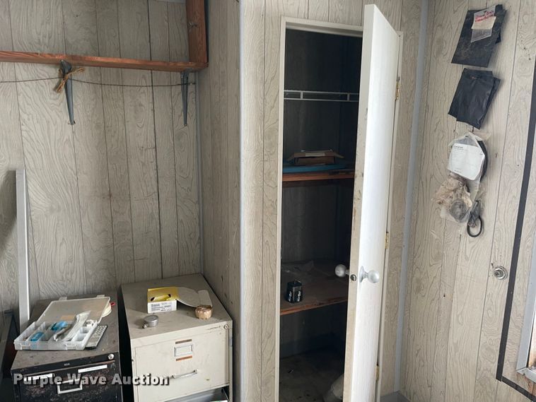 image for item MI9630 Oilfield doghouse