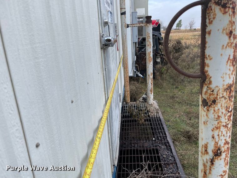 image for item MI9630 Oilfield doghouse