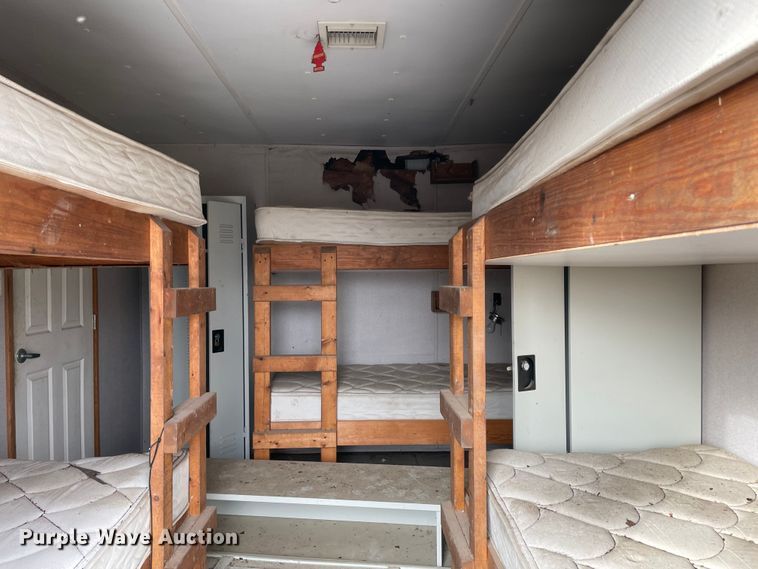 image for item MI9631 Oilfield doghouse