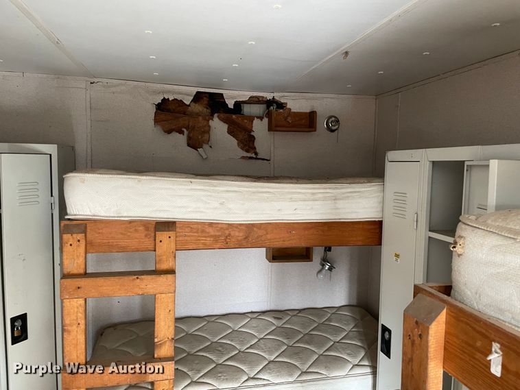 image for item MI9631 Oilfield doghouse