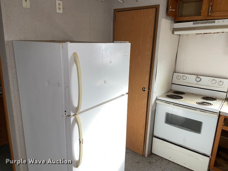 image for item MI9631 Oilfield doghouse