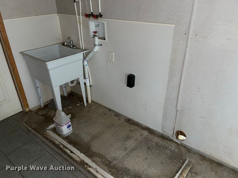 image for item MI9631 Oilfield doghouse