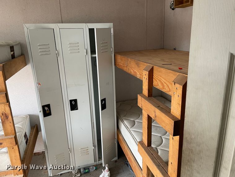 image for item MI9631 Oilfield doghouse