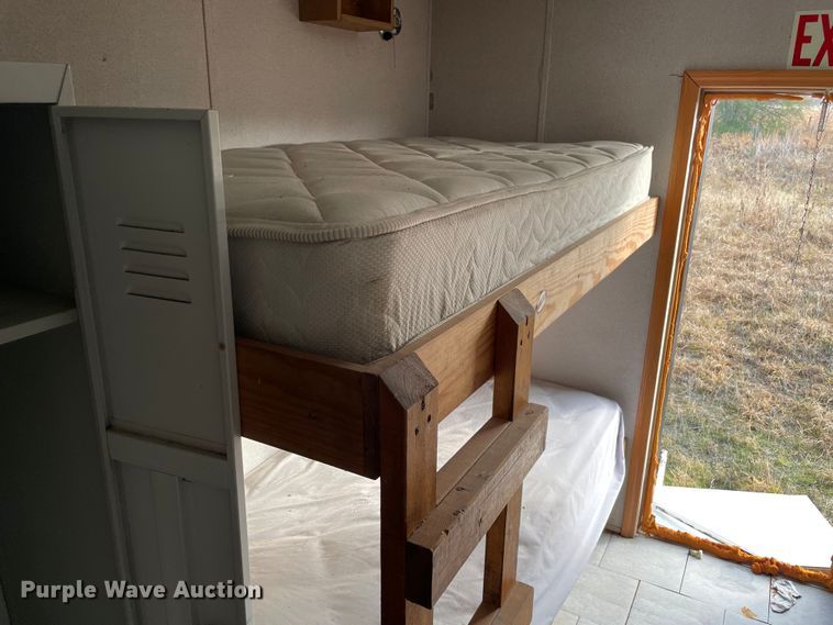 image for item MI9631 Oilfield doghouse