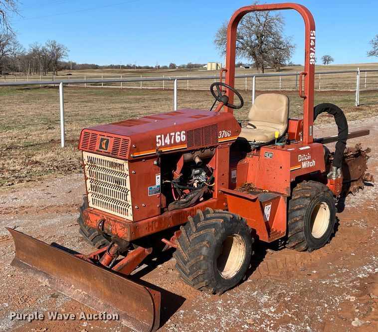 image for item MI9648 2004 Ditch Witch 3700  trencher