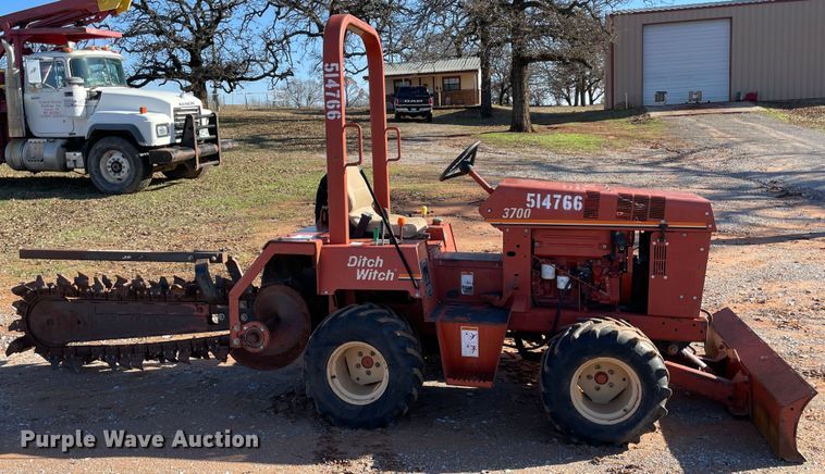 image for item MI9648 2004 Ditch Witch 3700  trencher