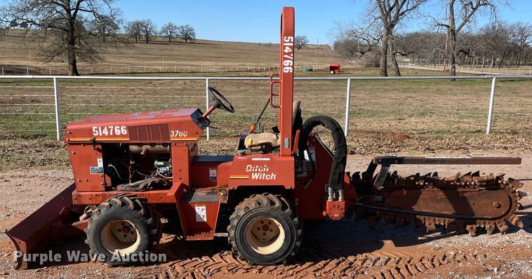 image for item MI9648 2004 Ditch Witch 3700  trencher