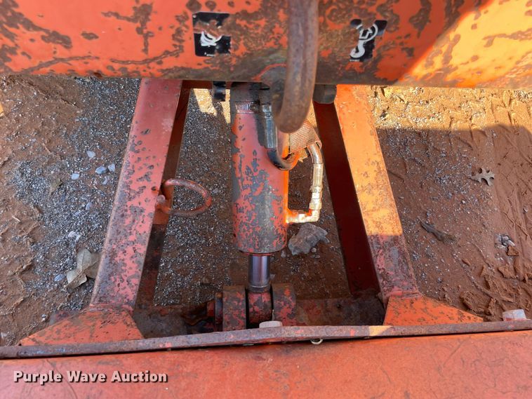 image for item MI9648 2004 Ditch Witch 3700  trencher