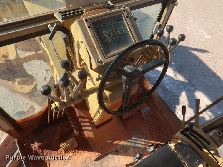 image for item MJ9188 1983 Caterpillar 12G  motor grader