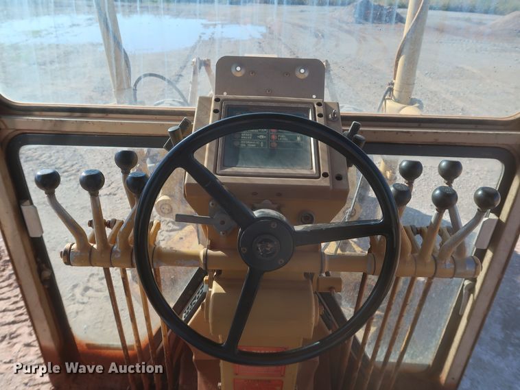 image for item MJ9188 1983 Caterpillar 12G  motor grader