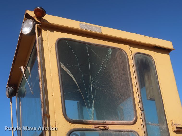 image for item MJ9188 1983 Caterpillar 12G  motor grader