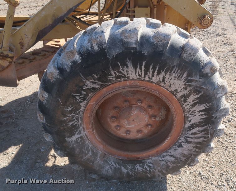 image for item MJ9188 1983 Caterpillar 12G  motor grader