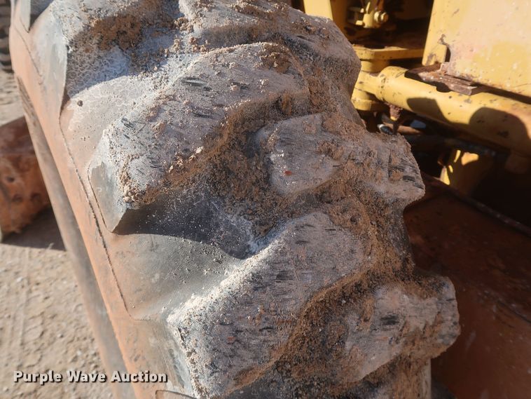 image for item MJ9188 1983 Caterpillar 12G  motor grader