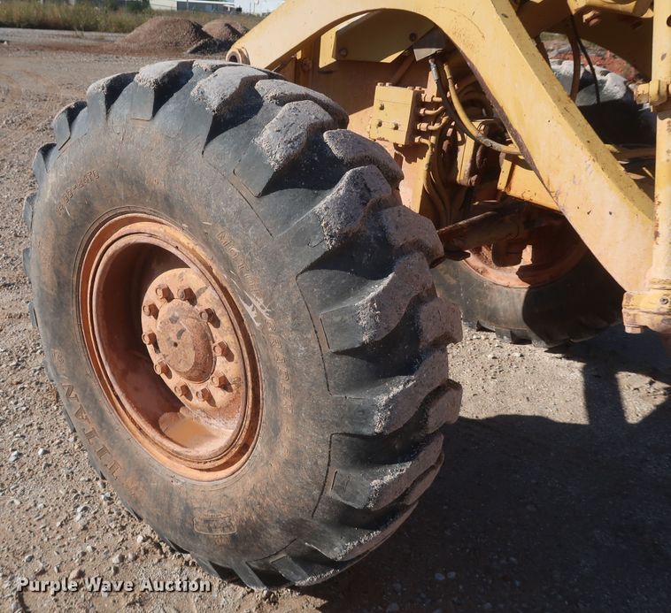 image for item MJ9188 1983 Caterpillar 12G  motor grader