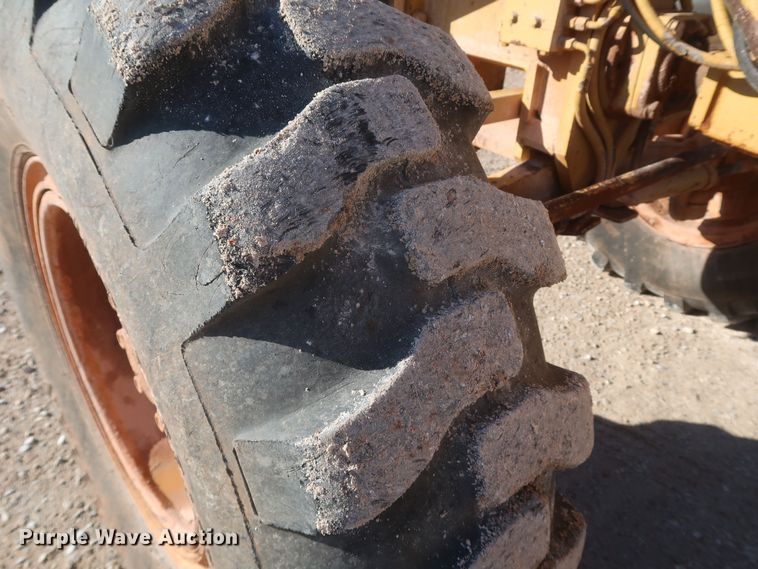 image for item MJ9188 1983 Caterpillar 12G  motor grader