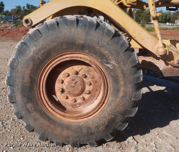 image for item MJ9188 1983 Caterpillar 12G  motor grader