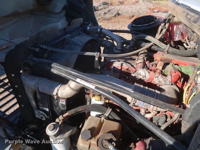 image for item MJ9194 2010 Freightliner Business Class M2  fuel / lube truck