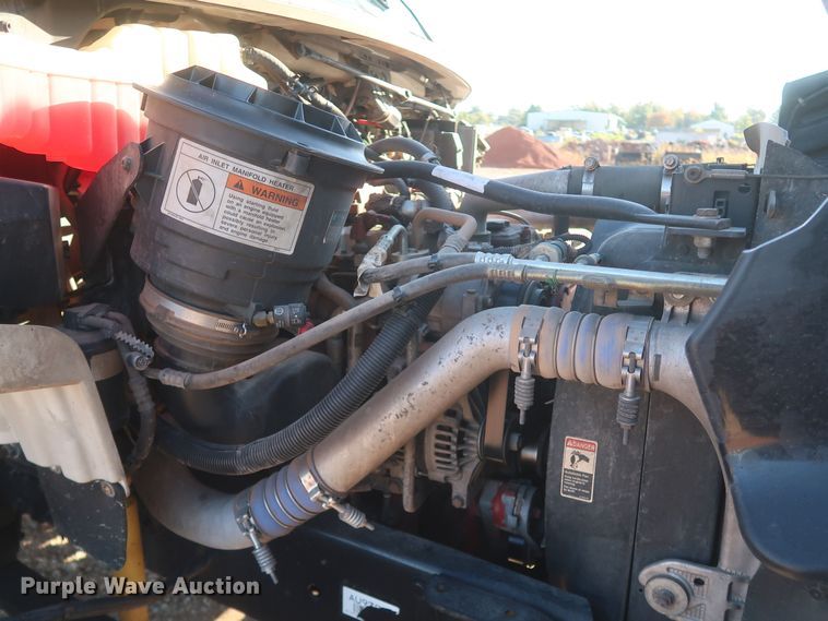 image for item MJ9194 2010 Freightliner Business Class M2  fuel / lube truck